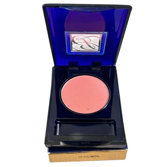 Estee Lauder Other - ESTEE LAUDER Two-in-One Eyeshadow Wet/Dry in 19 SALMON ~ NIB